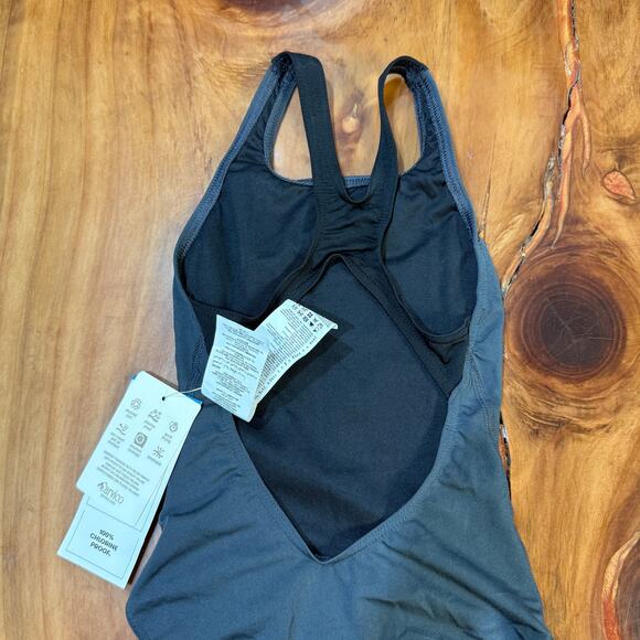 NEW Arena Women's Bathing Suit USA 24 Swim Pro Team One Piece Competition - Picture 3 of 7